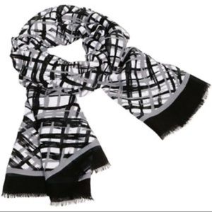 Vera Bradley soft fringe light scarf